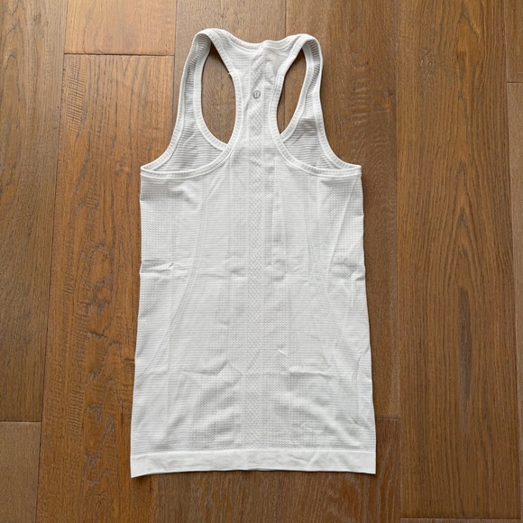Lululemon Swiftly Tech Racerback Tank Top 2.0
Hip Length - Size 2 - Picture 6 of 6